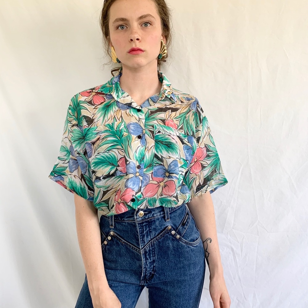 Vintage 80s Floral Lightweight ShortSleeve Blouse